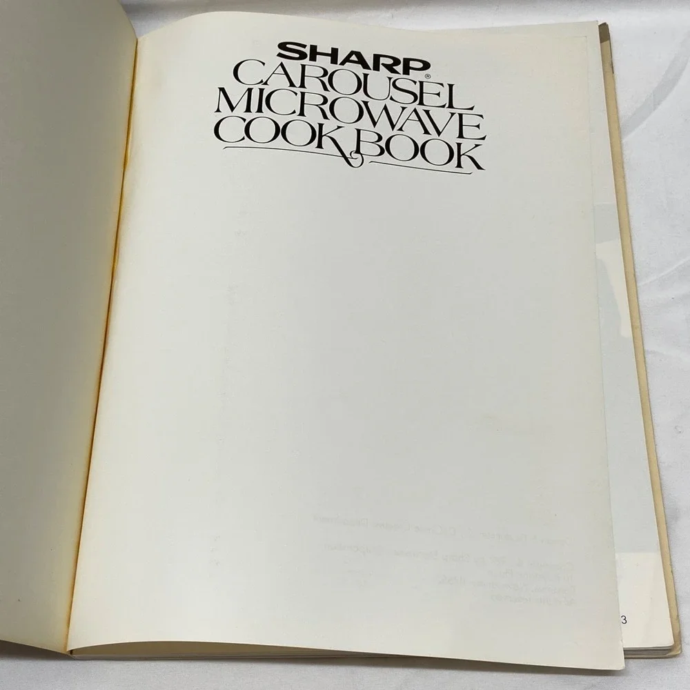 Sharp Carousel Microwave Cook Book + R-4620‎ Operate Manual Vintage USA 1981 GUC